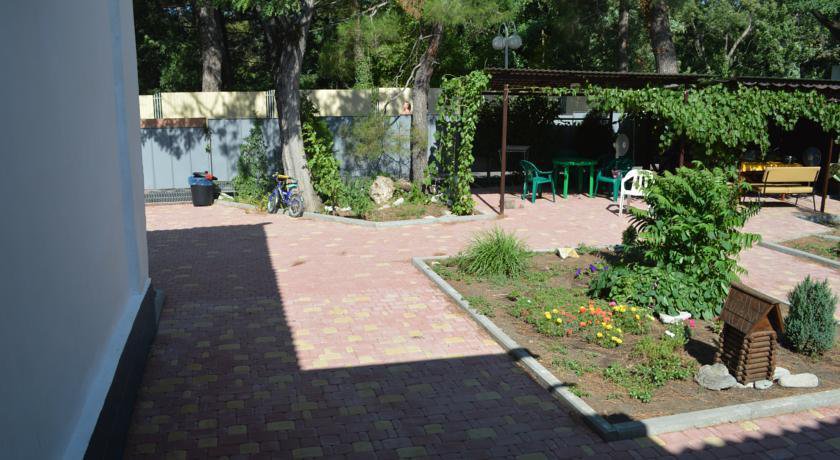 Гостиница Guest House on Lunacharskogo 153 Геленджик-32