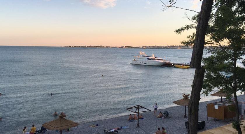 Гостиница Guest House on Lunacharskogo 153 Геленджик-5